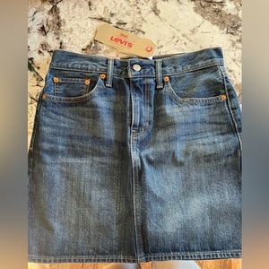 NWT Levi’s Denim Skirt